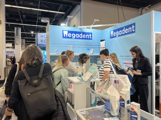 Rückblick auf die IDS 2025: Megadent begeistert mit innovativen Produkten für Ihre Praxis - Megadent auf der IDS 2025 – Dentalneuheiten entdecken &amp; Kennenlernpaket sichern